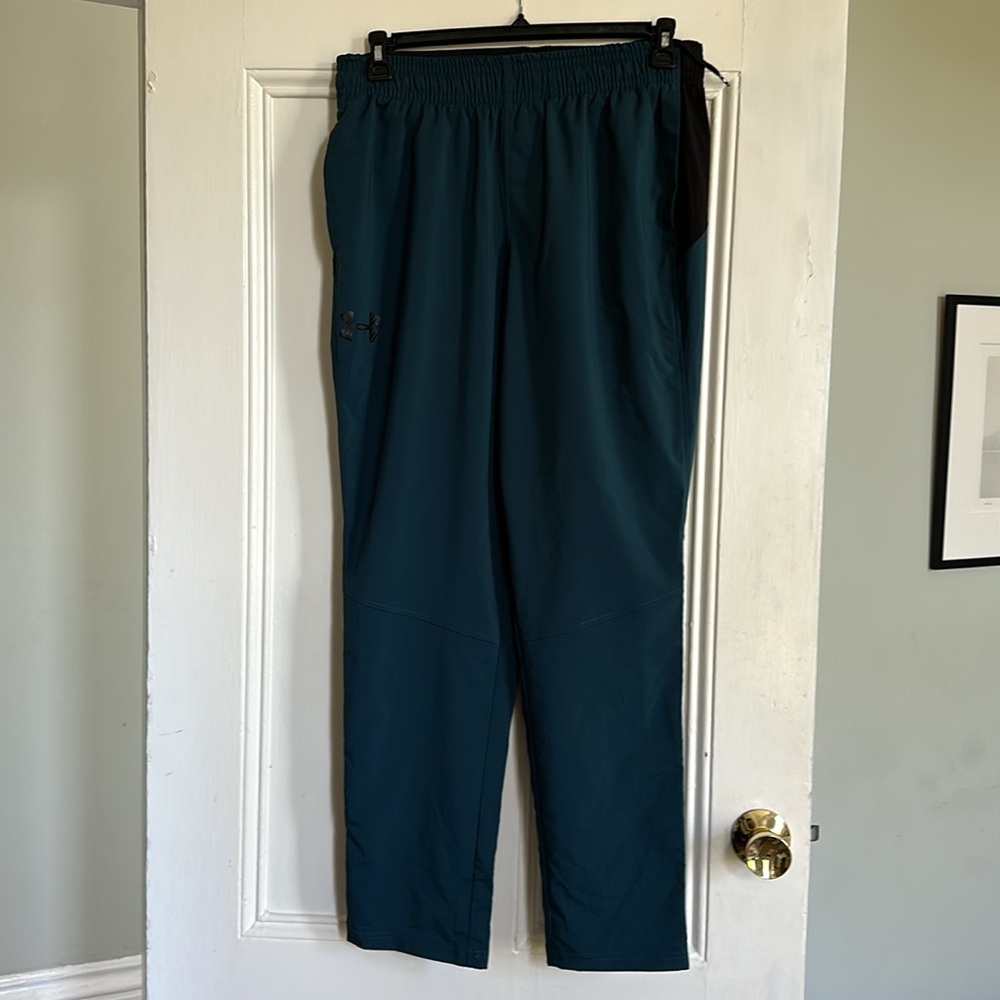 NEW Under Armor men’s track pants - LG